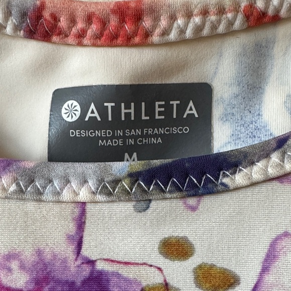 Athleta Watercolor Floral Crop Rash Guard Long Sleeve Twist Waist Size Medium - Picture 3 of 7